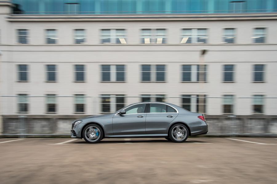  Mercedes-Benz E350 e AMG Line 2017 года  (UK) (фото 24 из 28)